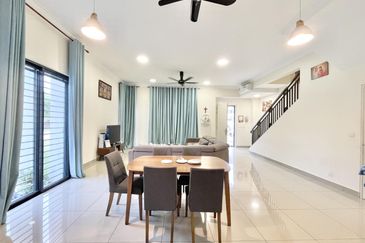 Monet Lily @ Sunsuria City