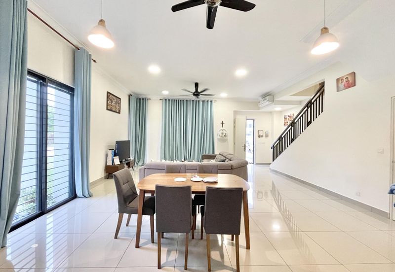 Monet Lily @ Sunsuria City