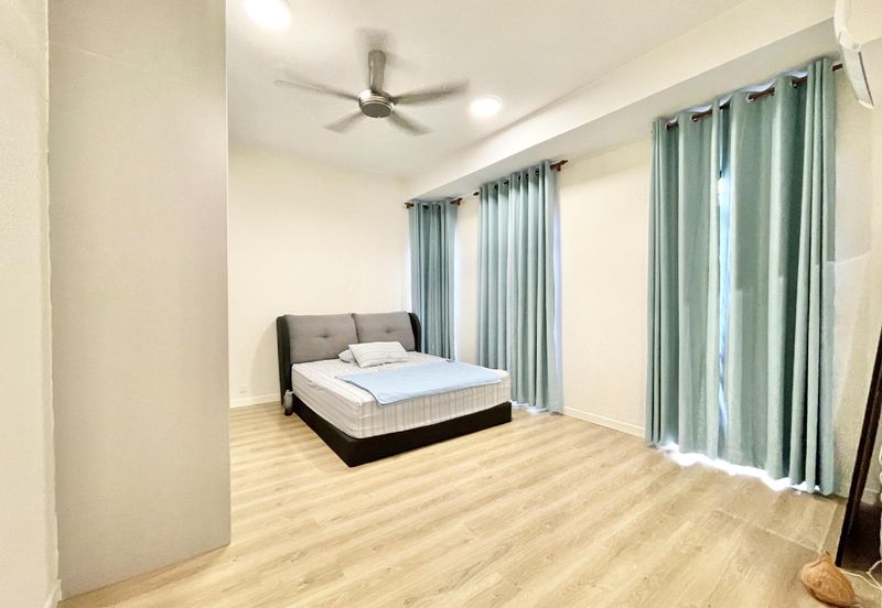 Monet Lily @ Sunsuria City