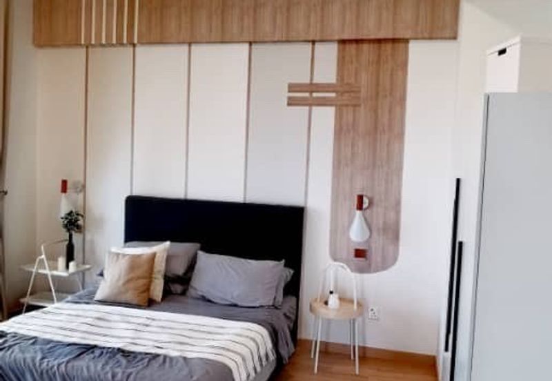 Lake Point Residence