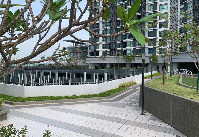 Kenwingston Square Garden