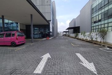Semi-D Factory in Taman Industri Alam Jaya For Sale