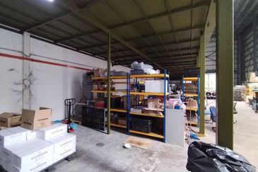 Semi-D Factory in Taman Industri Alam Jaya For Sale