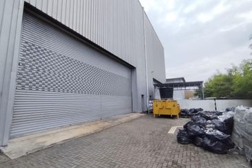 Semi-D Factory in Taman Industri Alam Jaya For Sale