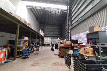 Semi-D Factory in Taman Industri Alam Jaya For Sale