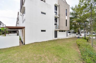 Duta Villa, Presint 14