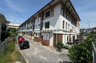 Ground Floor Shop Lot Bangunan 8 Setiawangsa For Rent