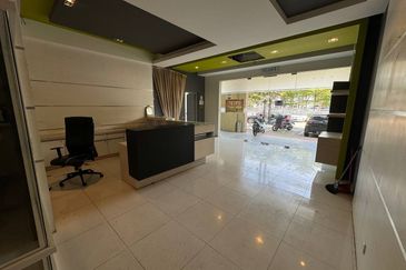 Ground Floor Shop Lot Bangunan 8 Setiawangsa For Rent