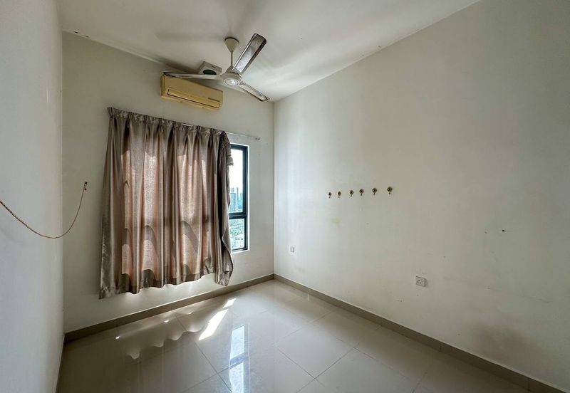 D'Pulze Shopping Mall Service Residence For Sale 