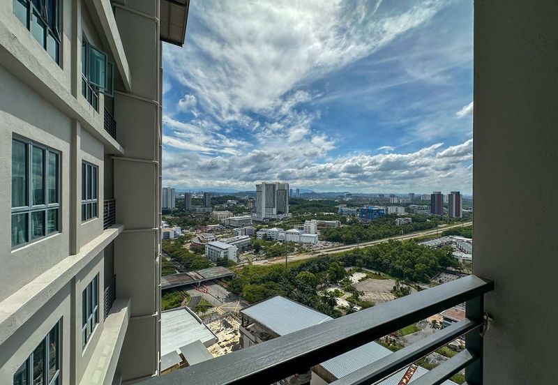 D'Pulze Shopping Mall Service Residence For Sale 