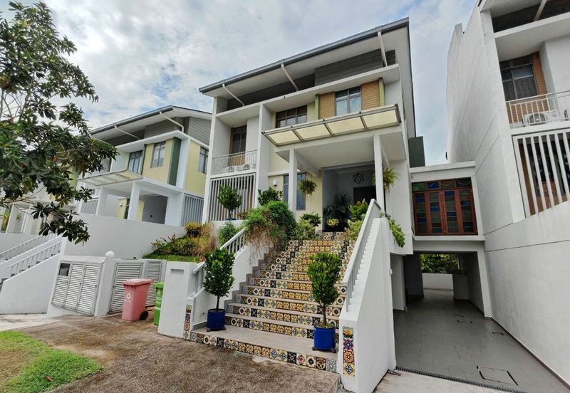 2.5 Storey Lake View Zero Lot Bungalow, Danau Mutiara Precinct 16 For Sale