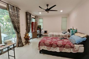 2.5 Storey Lake View Zero Lot Bungalow, Danau Mutiara Precinct 16 For Sale