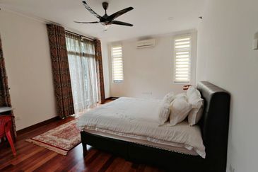 2.5 Storey Lake View Zero Lot Bungalow, Danau Mutiara Precinct 16 For Sale