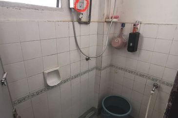 Pangsapuri Putra Harmoni, Precint 9