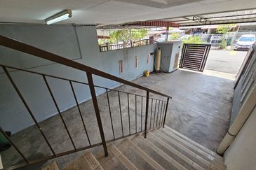 D'Puncak Nusa Bandar Seri Putra Bangi Town House For Sale