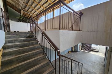 D'Puncak Nusa Bandar Seri Putra Bangi Town House For Sale