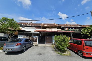 D'Puncak Nusa Bandar Seri Putra Bangi Town House For Sale