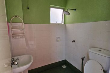 D'Puncak Nusa Bandar Seri Putra Bangi Town House For Sale