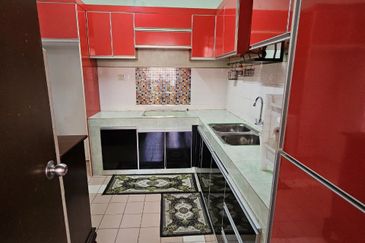 D'Puncak Nusa Bandar Seri Putra Bangi Town House For Sale