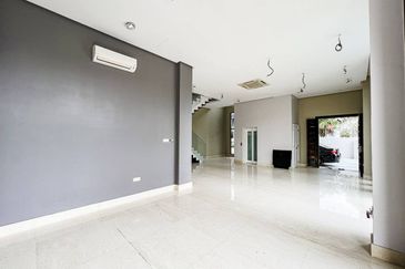 Perdana Lakeview East