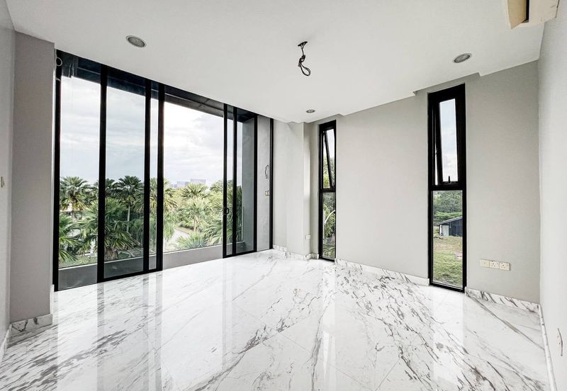 Perdana Lakeview East