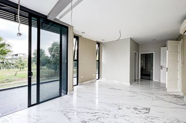 Perdana Lakeview East