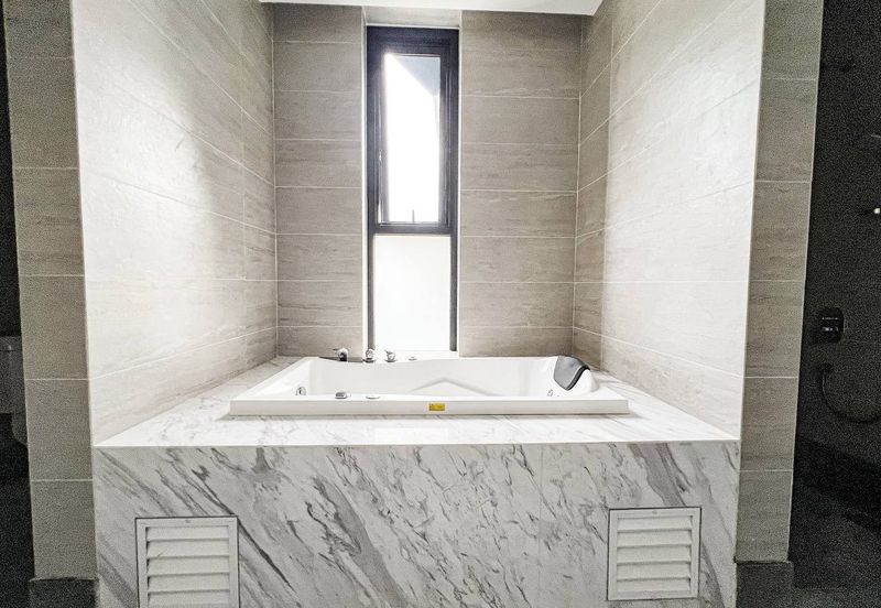 Perdana Lakeview East