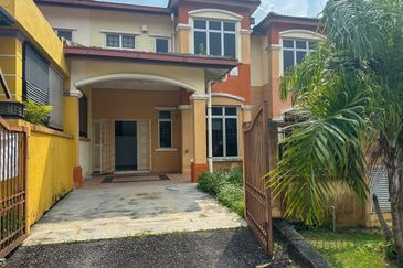 Jalan Warisan Mulia, Kota Warisan