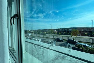 Iconia Garden Residence @ Taman Impian Emas