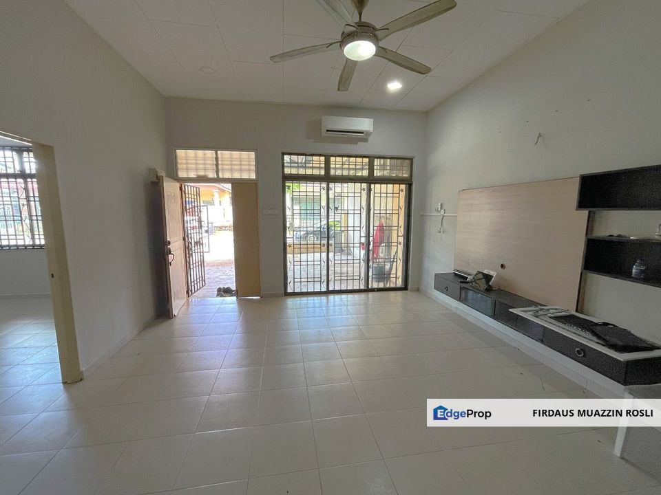 Taman Saujana, Kluang For Sale - Semi D 2450 SQFT , Johor, Kluang