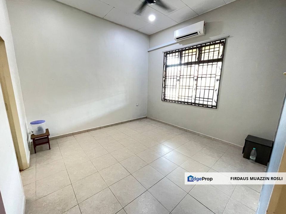 Taman Saujana, Kluang For Sale - Semi D 2450 SQFT , Johor, Kluang