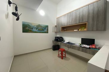 Elemence @ Taman Denai Alam, Pasir Gudang - Non Bumi - Gated Guarded - Fully Renovation