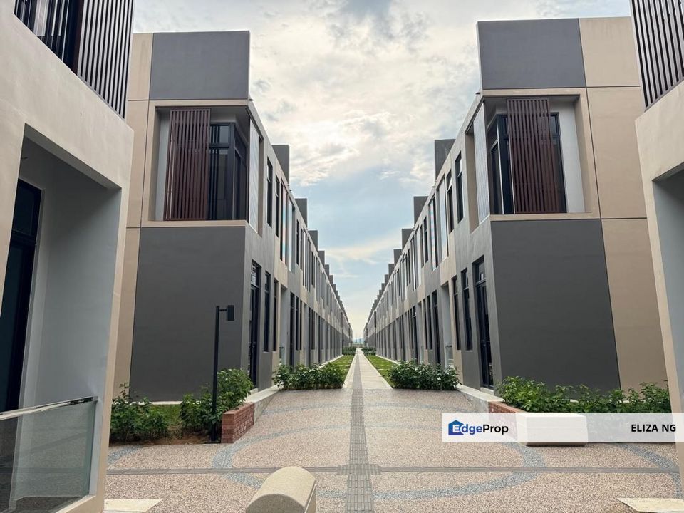 Iskandar Puteri Aurora Sentral Resort Villas Brand New 24*75 Double ...