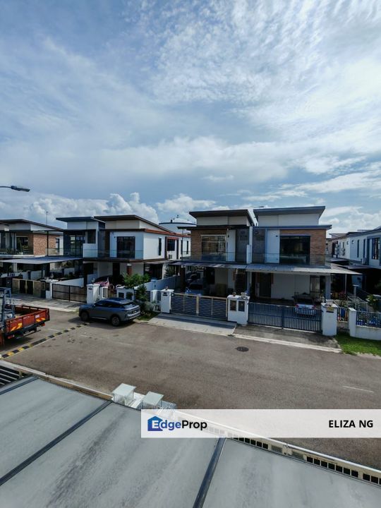 Bandar Cemerlang Precinct B Full loan Fully Renovated Extended 3 Storey Cluster for Sale, Johor, Ulu Tiram