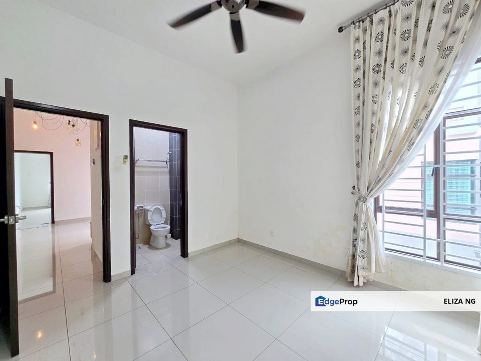 Bandar Seri Alam Jalan Sinaran Opal Renovated Double Storey Cluster for Sale 32*70, Johor, Masai