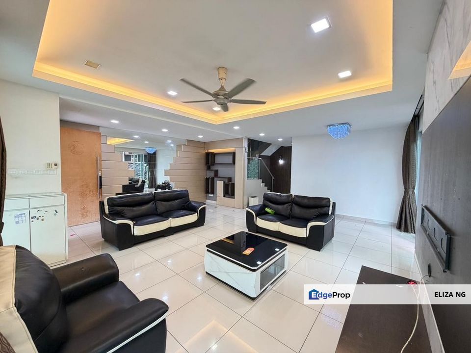 Ulu Tiram Taman Gaya Jalan Tegap Facing North Renovated Double Storey Cluster for Sale 35*70, Johor, Ulu Tiram