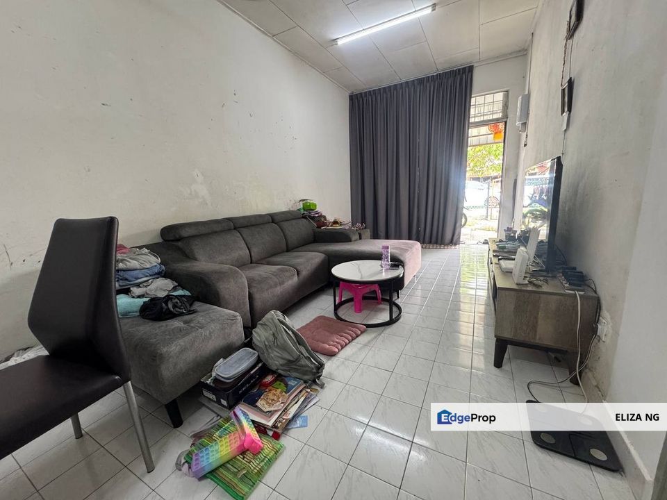 Megah Ria Jalan Dedaru Full loan Single Storey Southeast for Sale 20*70, Johor, Masai