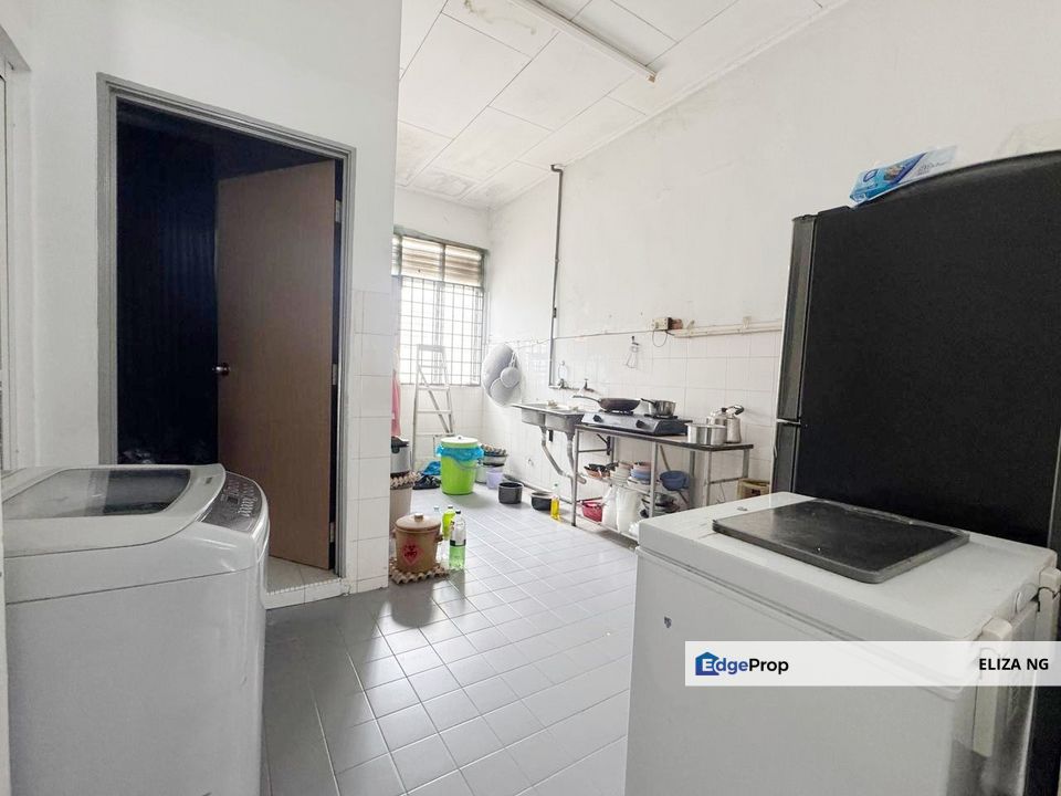 Megah Ria Jalan Dedaru Full loan Single Storey Southeast for Sale 20*70, Johor, Masai