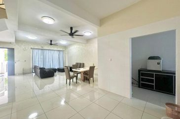 Austin Residence @Taman Mount Austin