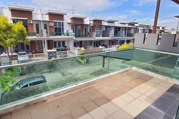 Austin Residence @Taman Mount Austin