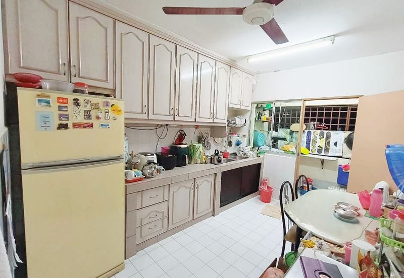 Lily & Jasmine Apartment