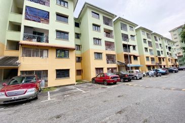 Lily & Jasmine Apartment