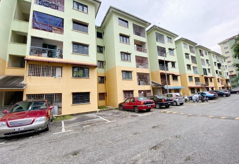 Lily & Jasmine Apartment