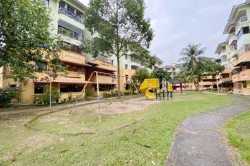 Lily & Jasmine Apartment