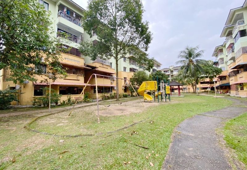 Lily & Jasmine Apartment