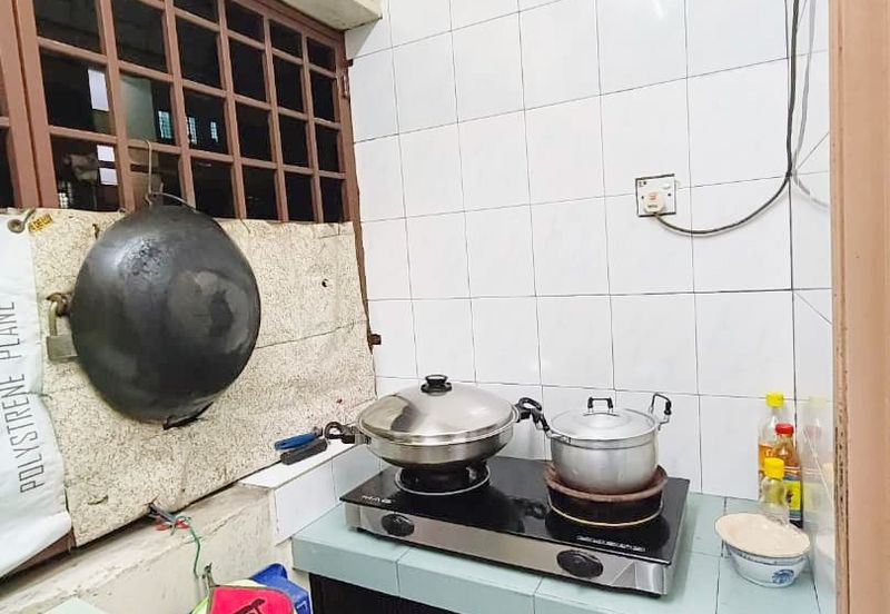 Lily & Jasmine Apartment