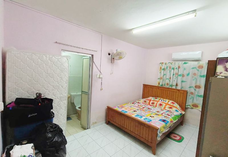 Lily & Jasmine Apartment