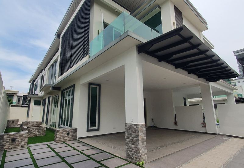 Austin Residence @Taman Mount Austin