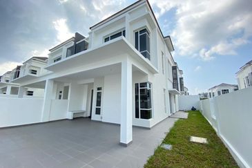 Setia Tropika Calidora Type Double Storey Cluster Endlot for sale