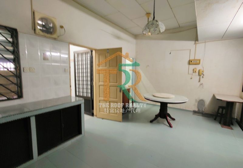 Double Storey Terrace Hot Area- Jalan Junid Muar 